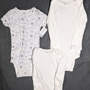 Unisex‎ Carter's bodysuits onesies size 24 months